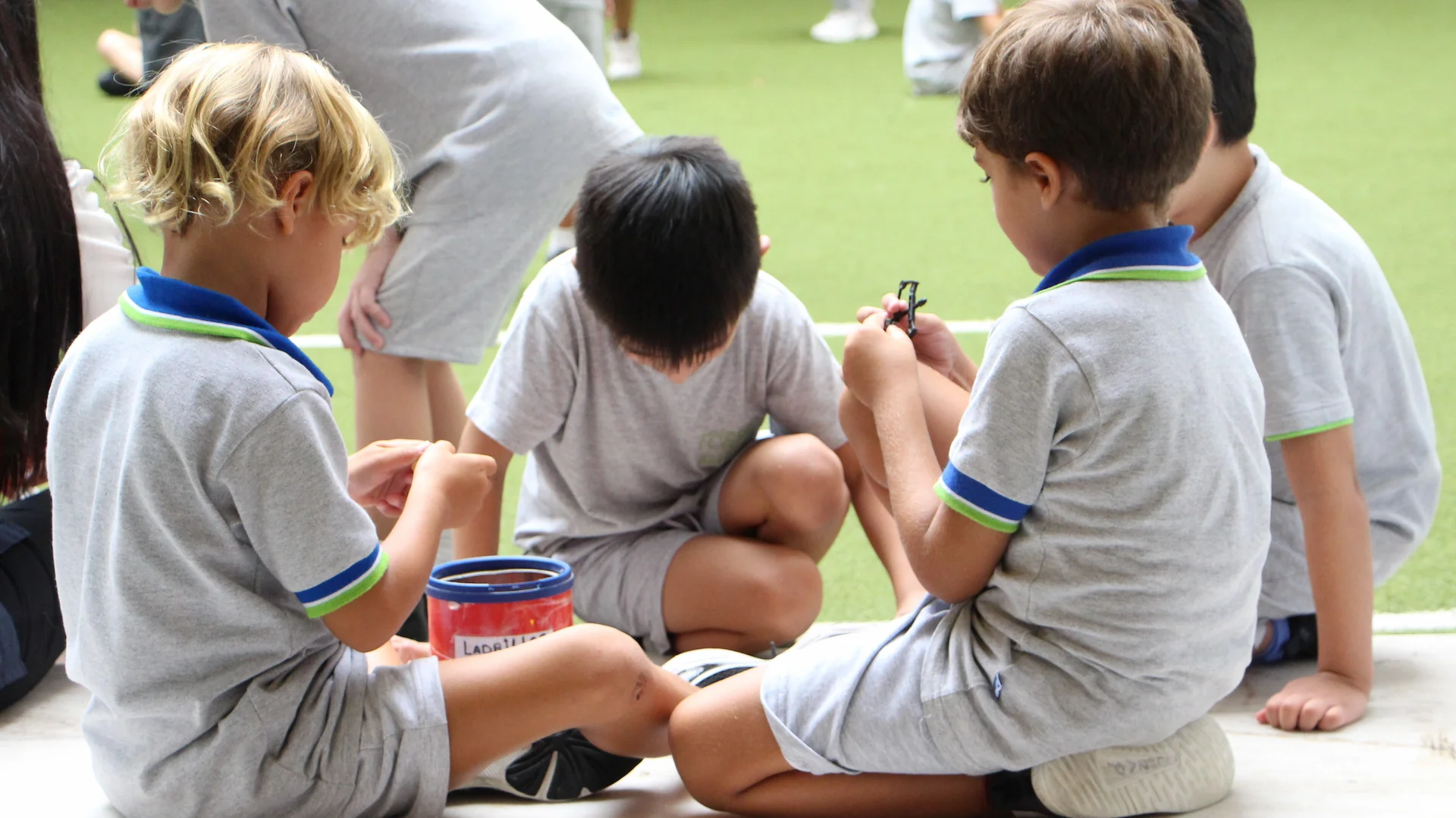 Estudiantes en el colegio